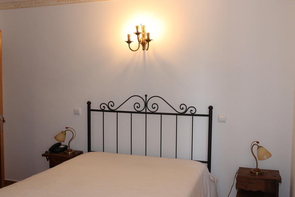 "O Viajante" Low Cost Hotel Estremoz Ngoại thất bức ảnh