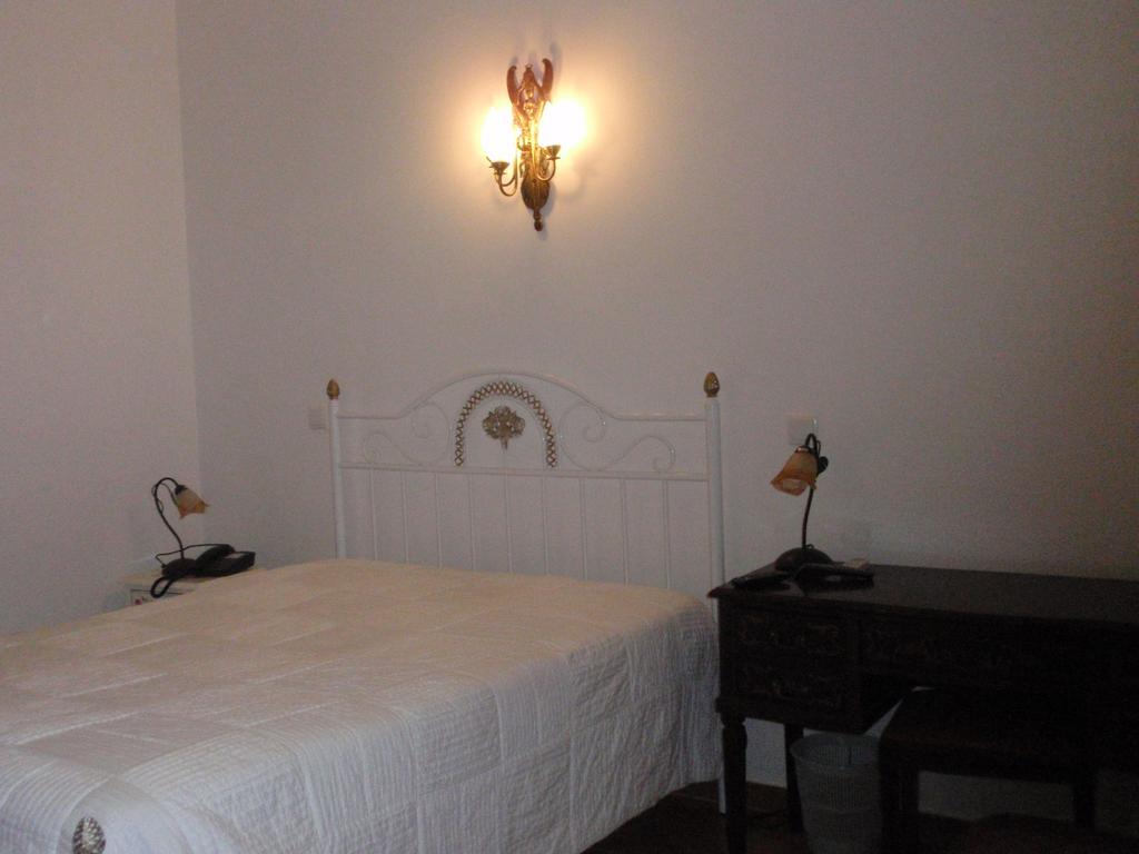 "O Viajante" Low Cost Hotel Estremoz Phòng bức ảnh