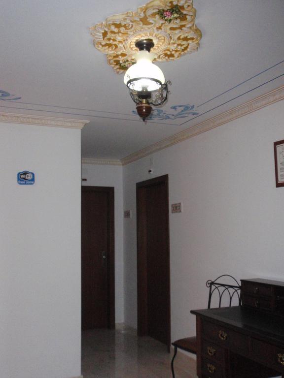 "O Viajante" Low Cost Hotel Estremoz Ngoại thất bức ảnh